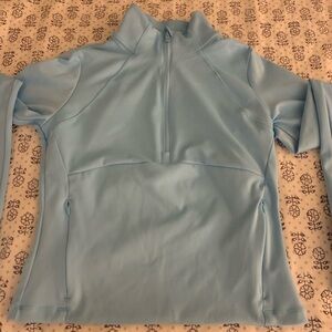 All in motion cropped pull over